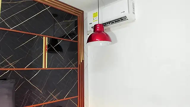 Snapshot of HannyThompson chatting on 04/26/26, 12:47 HannyThompson online show from 04/26/26, 12:47