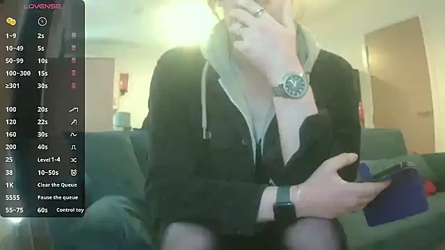 Snapshot of avamaxwell chatting on 04/16/26, 03:13 avamaxwell online show from 04/16/26, 03:13