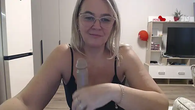 EleanoraDream online show from 03/28/26, 06:13