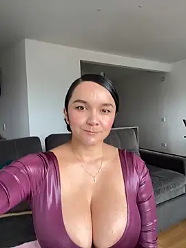 Snapshot of Nova_Gabriela chatting on 09/30/25, 03:17 Nova Gabriela online show from 09/30/25, 03:17