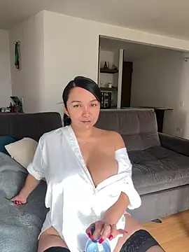 Nova Gabriela online show from 11/14/25, 03:22