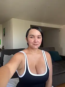 Nova Gabriela online show from 02/10/26, 03:27