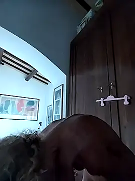 Snapshot of clarabell4 chatting on 09/12/25, 05:40 clarabell4 online show from 09/12/25, 05:40