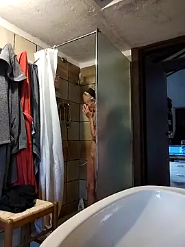 Snapshot of clarabell4 chatting on 09/17/25, 05:42 clarabell4 online show from 09/17/25, 05:42