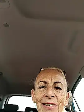 Snapshot of clarabell4 chatting on 09/22/25, 07:32 clarabell4 online show from 09/22/25, 07:32