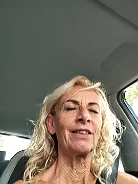 Snapshot of clarabell4 chatting on 09/23/25, 12:41 clarabell4 online show from 09/23/25, 12:41