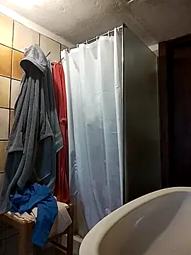 Snapshot of clarabell4 chatting on 10/07/25, 05:26 clarabell4 online show from 10/07/25, 05:26