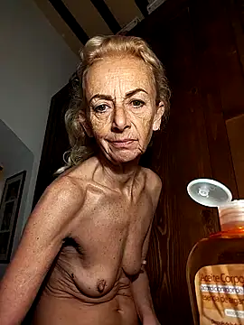 clarabell4 online show from 11/24/25, 06:46