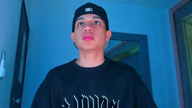 Sebax Young online show from 11/30/25, 08:24