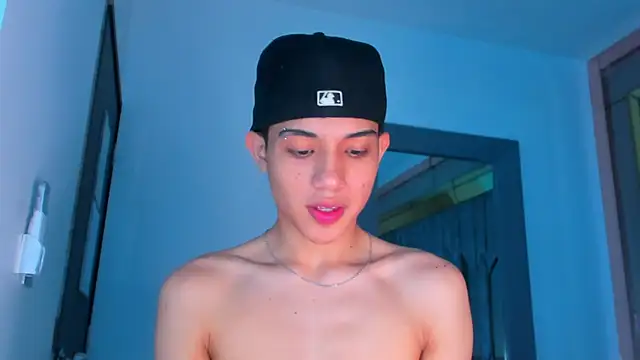 Sebax Young online show from 12/14/25, 08:57