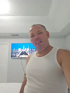 Snapshot of cubanitofeliz40 chatting on 05/19/26, 06:14 cubanitofeliz40 online show from 05/19/26, 06:14