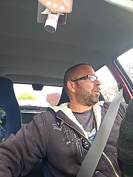 Snapshot of Thomas043 chatting on 11/02/25, 11:12 Thomas043 online show from 11/02/25, 11:12