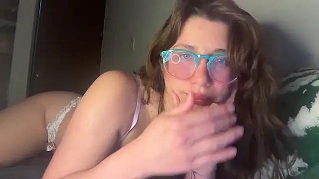 Snapshot of Meowkillah13 chatting on 12/20/25, 11:45 Meowkillah13 online show from 12/20/25, 11:45