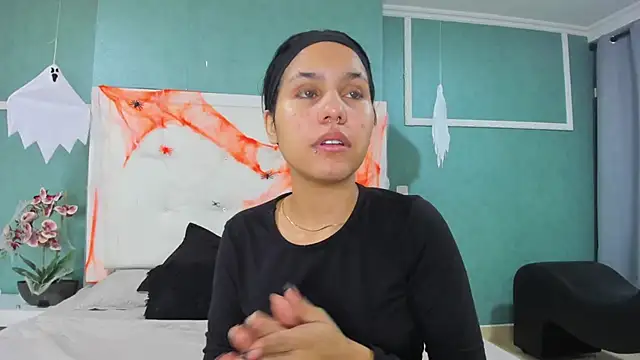 ania gomez online show from 10/27/25, 01:37