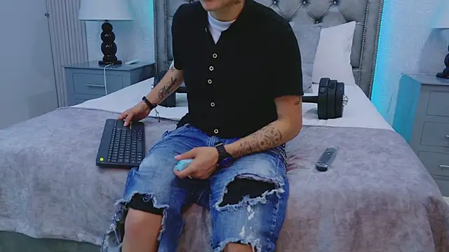 ZoeKrug online show from 01/09/26, 07:26