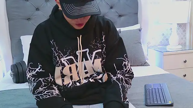 ZoeKrug online show from 01/14/26, 11:49