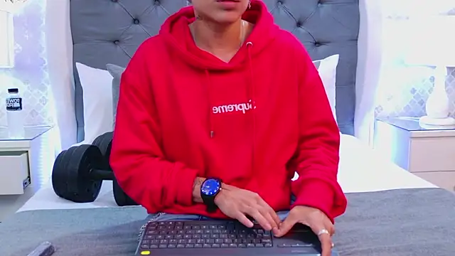 ZoeKrug online show from 01/16/26, 01:04