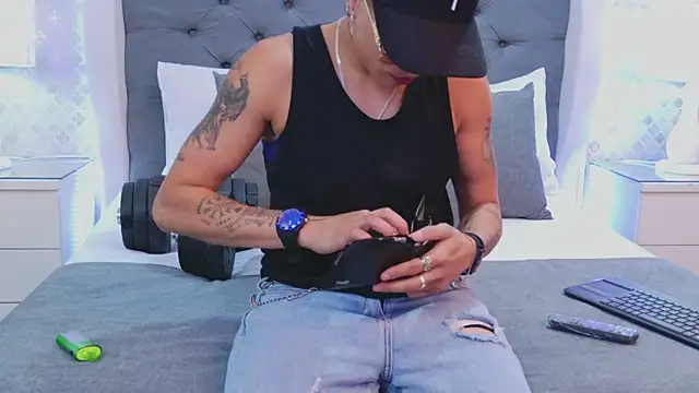 ZoeKrug online show from 01/18/26, 03:21