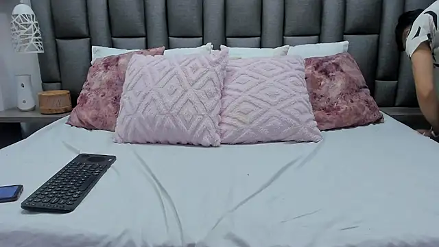 ZoeKrug online show from 02/21/26, 01:12