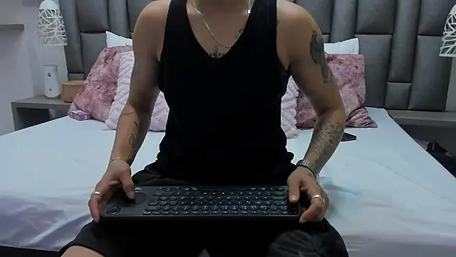 ZoeKrug online show from 02/23/26, 12:24