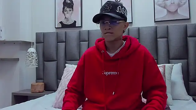 ZoeKrug online show from 02/27/26, 12:16