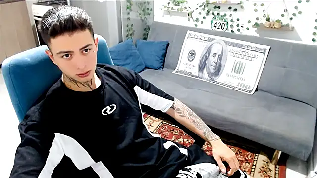 santii ss online show from 02/06/26, 12:04