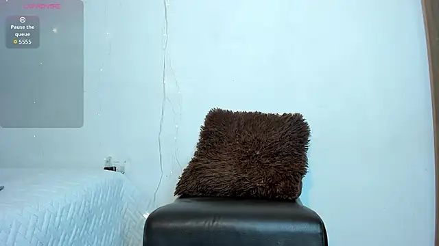 Snapshot of hot_boy_04 chatting on 11/12/25, 01:55 hot boy 04 online show from 11/12/25, 01:55