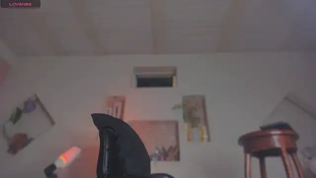 Chloe cooperr online show from 10/29/25, 09:33