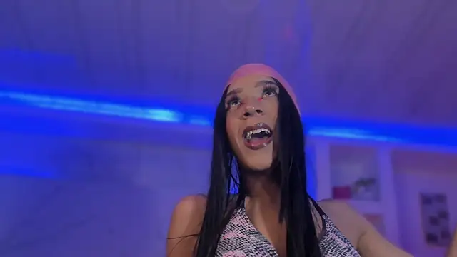 Snapshot of Chloe_cooperr chatting on 02/25/26, 04:11 Chloe cooperr online show from 02/25/26, 04:11