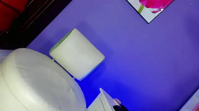 Snapshot of Valentina_Horny777 chatting on 12/15/25, 01:10 Valentina Horny777 online show from 12/15/25, 01:10