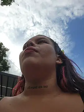 Yessica Lopezz online show from 12/05/25, 12:47