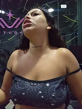 Snapshot of Yessica_Lopezz chatting on 06/16/26, 11:46 Yessica Lopezz online show from 06/16/26, 11:46