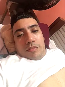 Snapshot of Paulo199117 chatting on 10/14/25, 02:12 Paulo199117 online show from 10/14/25, 02:12