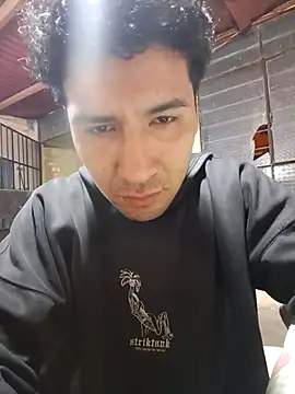 LecheDeSoya666 online show from 10/10/25, 04:00