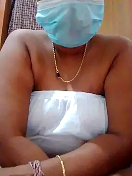 Snapshot of boosypussy chatting on 04/05/26, 07:11 boosypussy online show from 04/05/26, 07:11