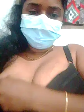 Snapshot of boosypussy chatting on 04/08/26, 10:43 boosypussy online show from 04/08/26, 10:43