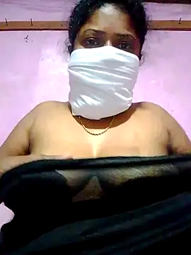 Snapshot of boosypussy chatting on 05/03/26, 10:38 boosypussy online show from 05/03/26, 10:38