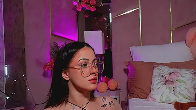 Snapshot of LucyLextonX chatting on 04/07/26, 02:56 LucyLextonX online show from 04/07/26, 02:56
