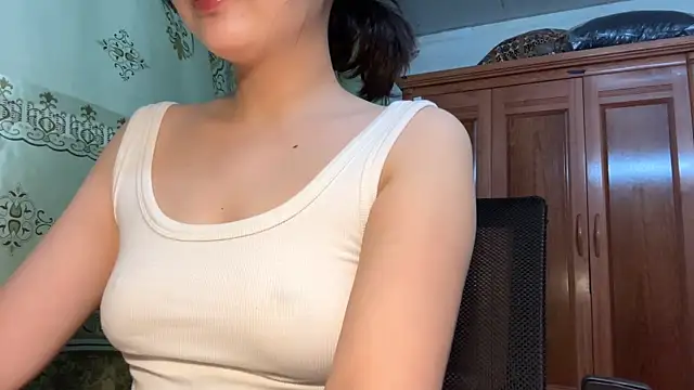 Snapshot of LinYi_Office chatting on 06/25/26, 05:45 LinYi Office online show from 06/25/26, 05:45