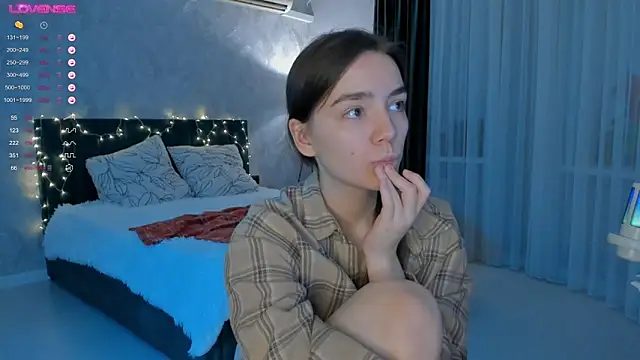 sweete chantal online show from 10/04/25, 05:00