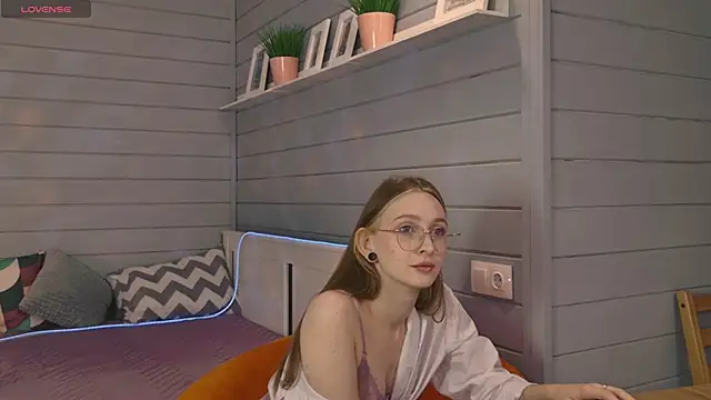 Snapshot of Vikki_wyye chatting on 10/09/25, 05:38 Vikki wyye online show from 10/09/25, 05:38