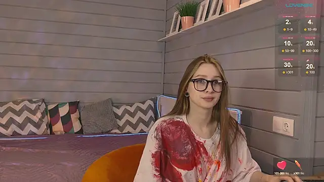 Snapshot of Vikki_wyye chatting on 10/14/25, 06:47 Vikki wyye online show from 10/14/25, 06:47