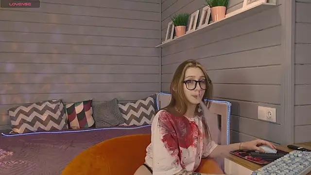 Snapshot of Vikki_wyye chatting on 10/16/25, 06:47 Vikki wyye online show from 10/16/25, 06:47
