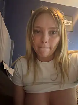 Snapshot of Star-36 chatting on 04/20/26, 02:09 Star-36 online show from 04/20/26, 02:09