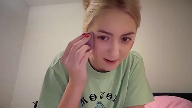 Snapshot of Kitty_Swetty chatting on 01/07/26, 06:54 Kitty Swetty online show from 01/07/26, 06:54