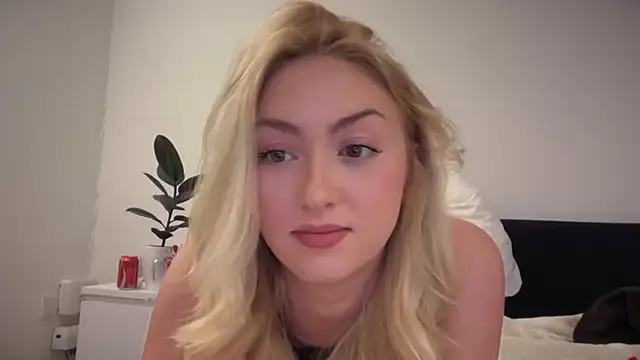 Snapshot of Kitty_Swetty chatting on 03/10/26, 09:31 Kitty Swetty online show from 03/10/26, 09:31