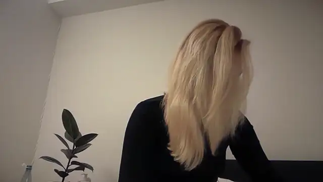 Snapshot of Kitty_Swetty chatting on 03/13/26, 08:04 Kitty Swetty online show from 03/13/26, 08:04