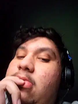 Snapshot of Batcum129 chatting on 01/19/26, 02:32 Batcum129 online show from 01/19/26, 02:32