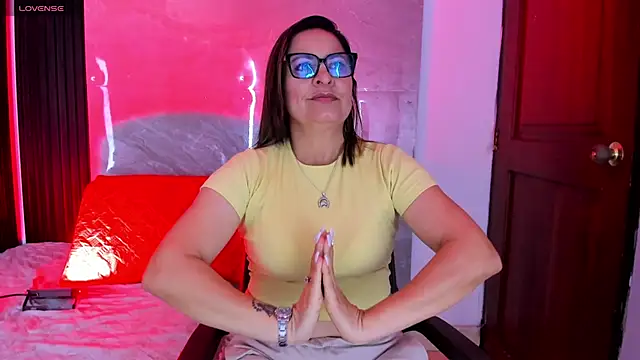 Agatha Pleasure online show from 02/12/26, 11:49