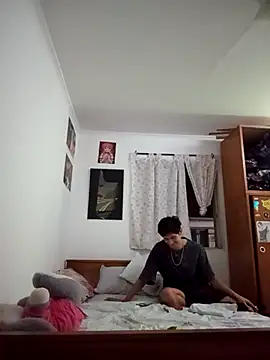 Snapshot of Cremadecielo chatting on 10/14/25, 02:56 Cremadecielo online show from 10/14/25, 02:56